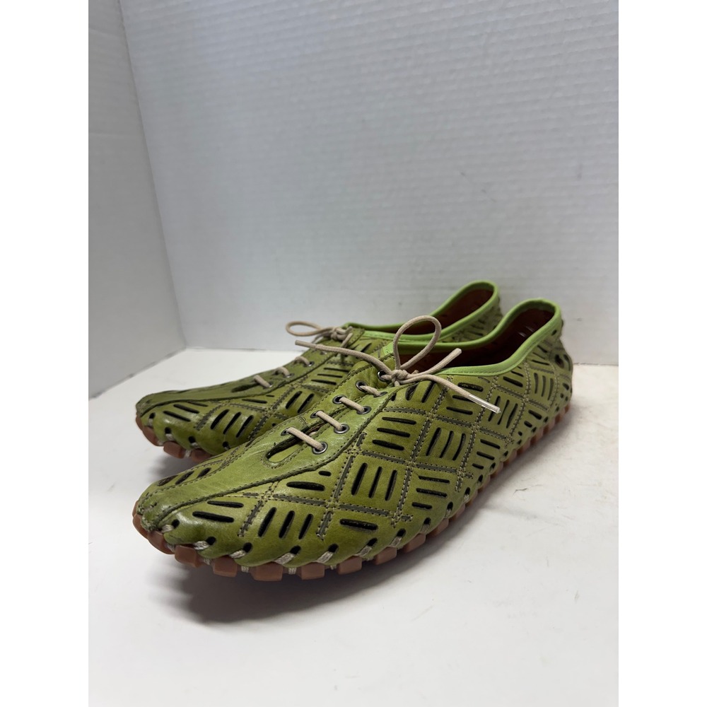 Volks Walkers Green Perforated Leather Lace Up Flats Loafers Size 40 9